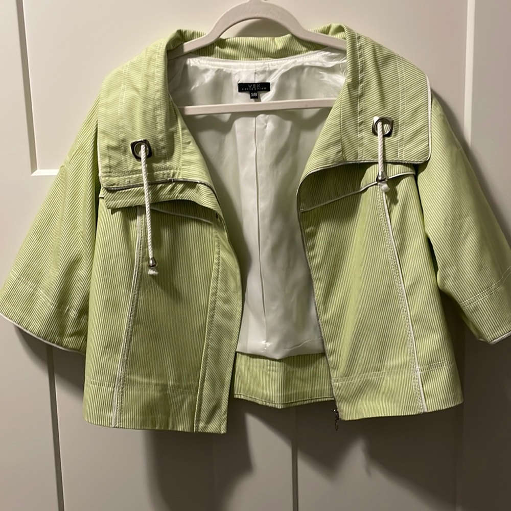 Green and white stripe women’s crop lightweight jacket